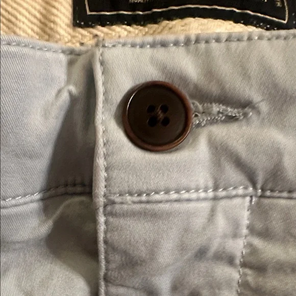 Abercrombie & Fitch 2 pairs Men's Sky Blue and White Flat Front Shorts - Picture 6 of 9